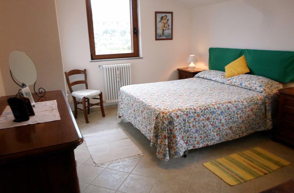 I 3 Cipressi Villa Chiassa Superiore Стая снимка